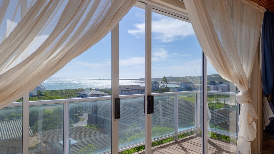 5 Bedroom Property for Sale in Suiderstrand Western Cape
